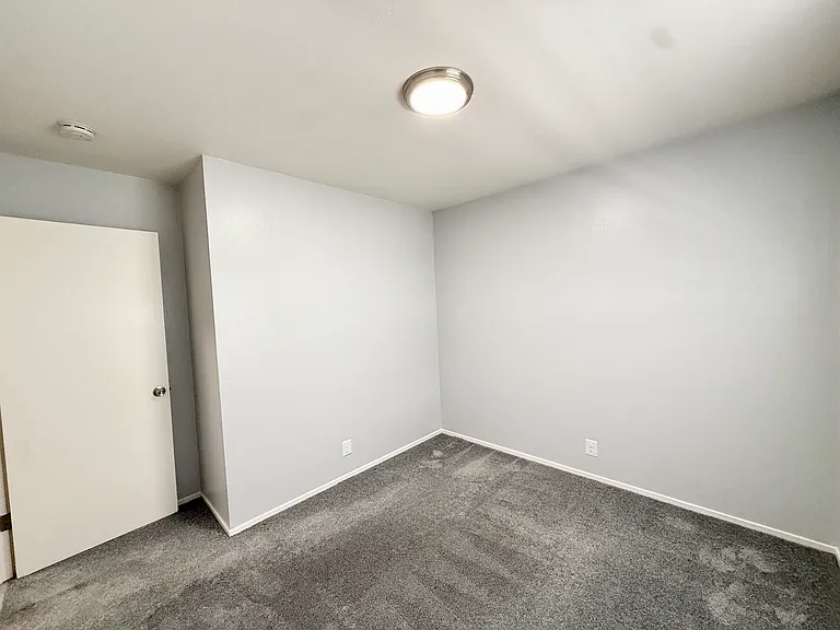 475 Alcatraz Ave #8 — Photo 13