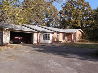 2832 Simmons Cir, Mountainburg, AR 72946