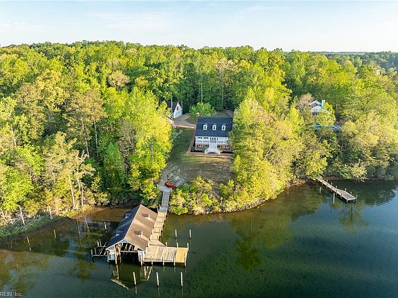 3rd image of 312 Laurel Ridge Rd