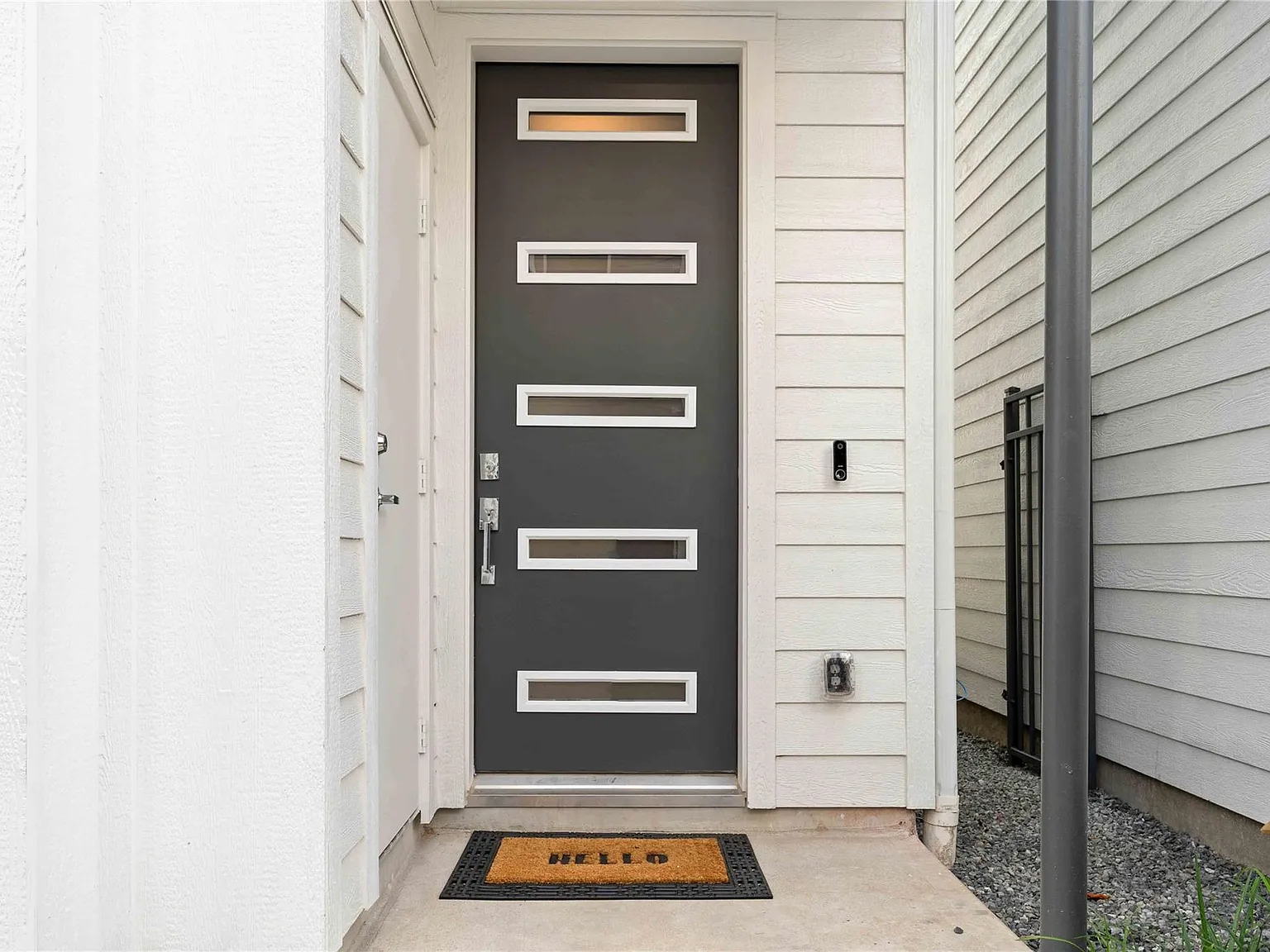 3 bed, 3.5 bath, 2157 sqft, $2,795 — Photo 2