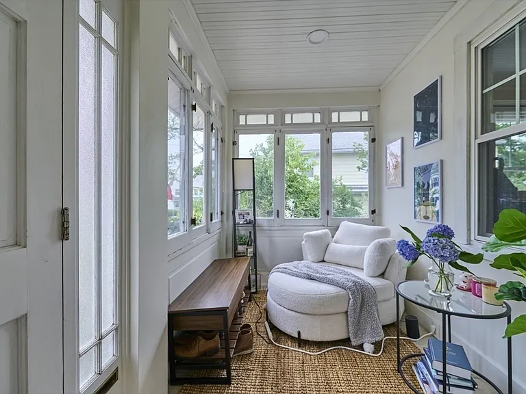 41 Lynde Ave — Photo 4