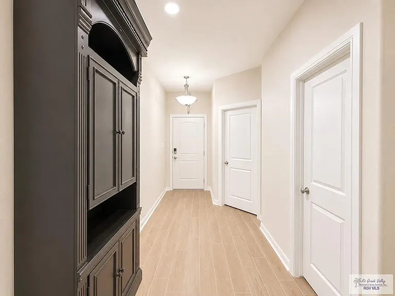 2340 Cougar Trl — Photo 3