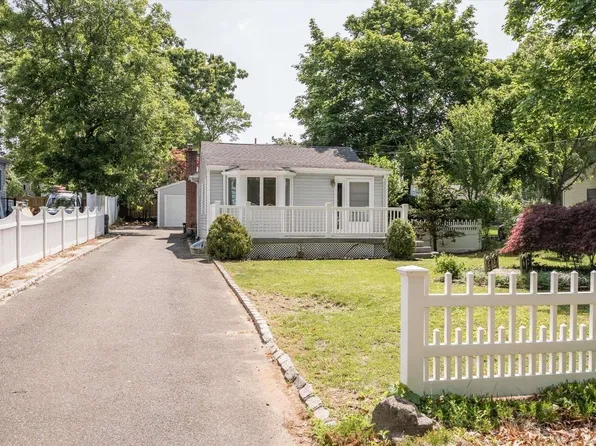 139 Adirondack Drive, Selden, NY 11784