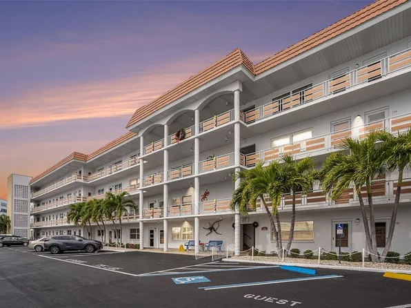 3128 59th St S APT 206, Gulfport, FL 33707