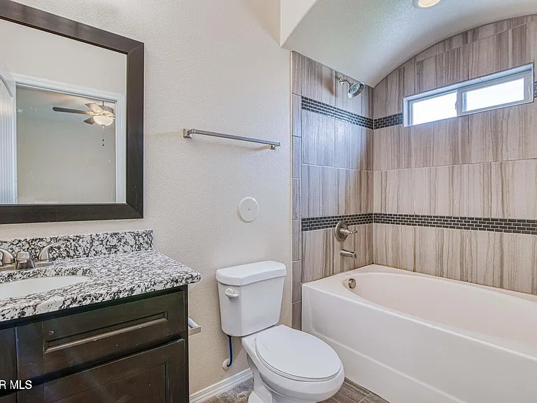 2148 William Caples St — Photo 15