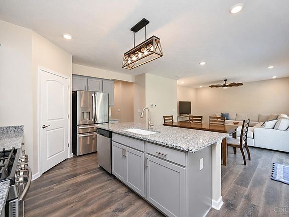 4th image of 60 Goldfish Ln