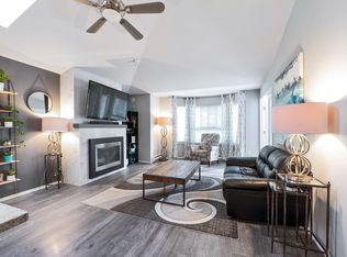 19721 64th Ave #305, Langley, BC V2Y 1L1