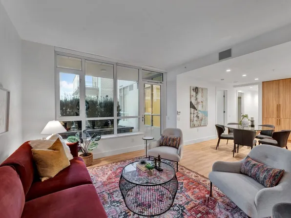 2325 Emery Ct #105, North Vancouver, BC V7J 0E8