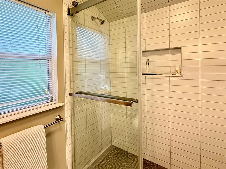 1618 Park Lake St — Photo 11