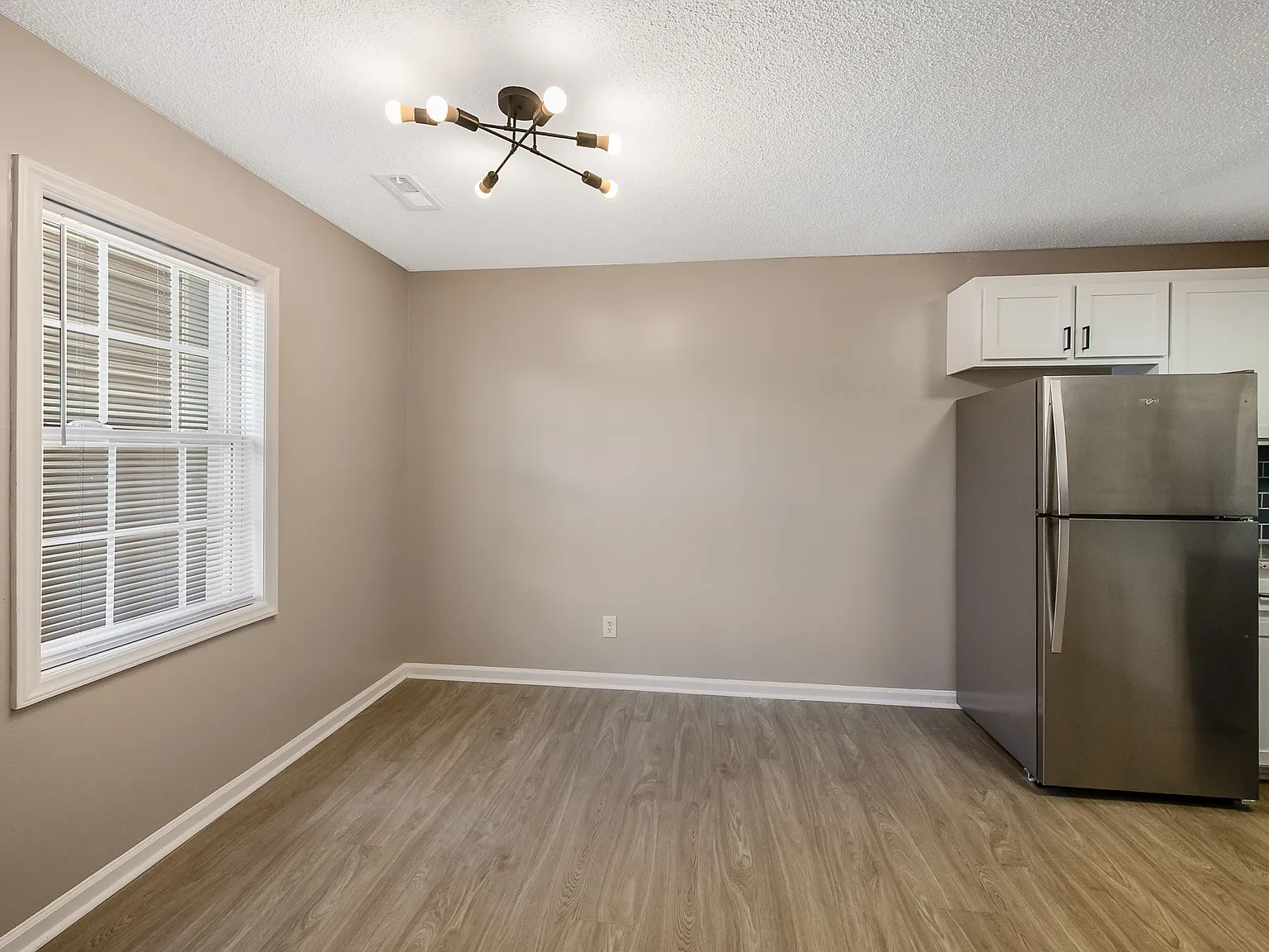 Spring Lake Apartments — Photo 4