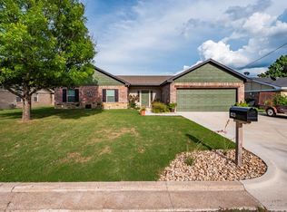 823 Preston Ln, Dublin, TX 76446