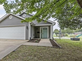 1335 S Olive St, Ottawa, KS 66067