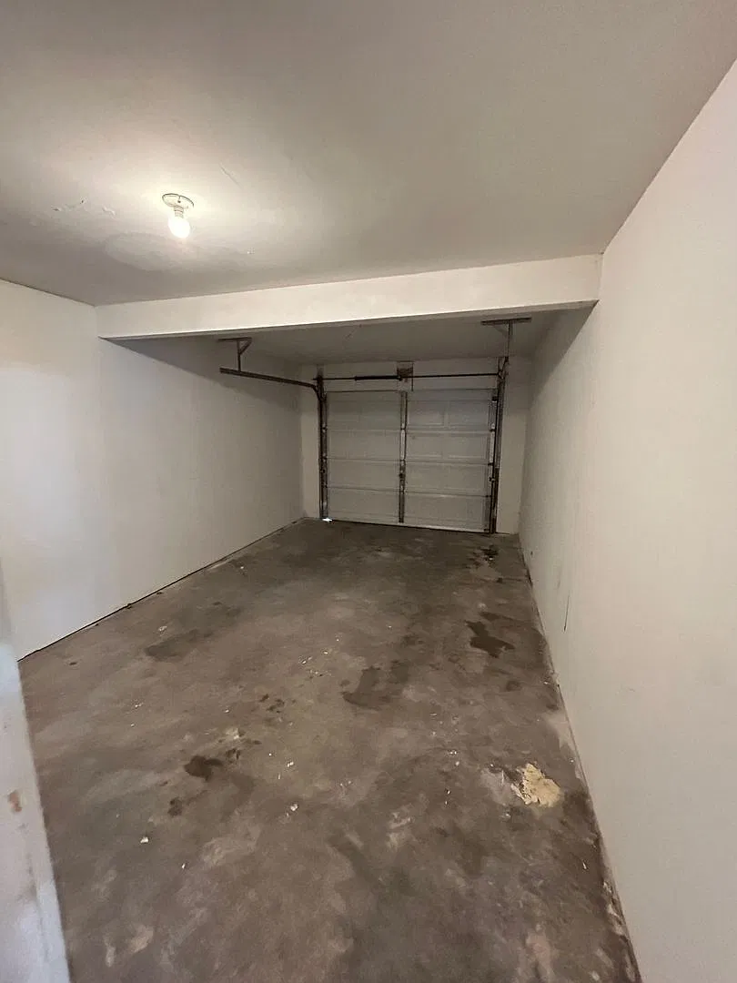 1905-1907 Greenleaves Court — Photo 1