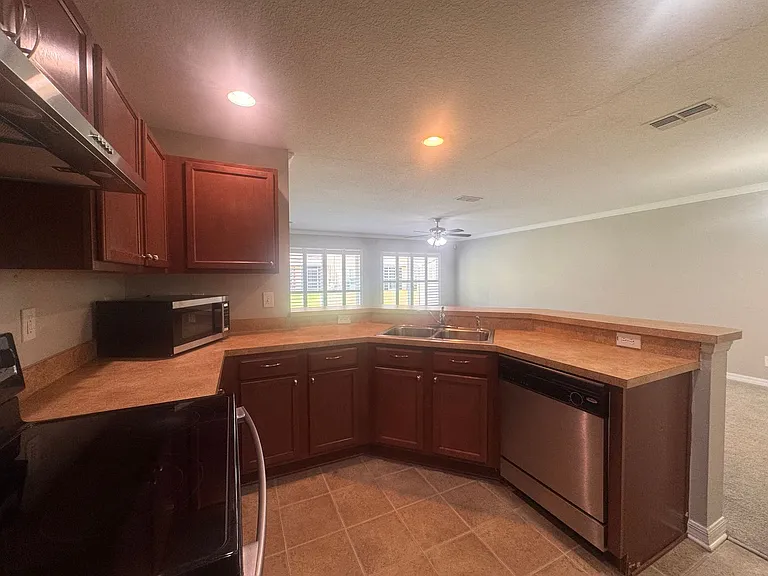 4580 Limerick Dr — Photo 8