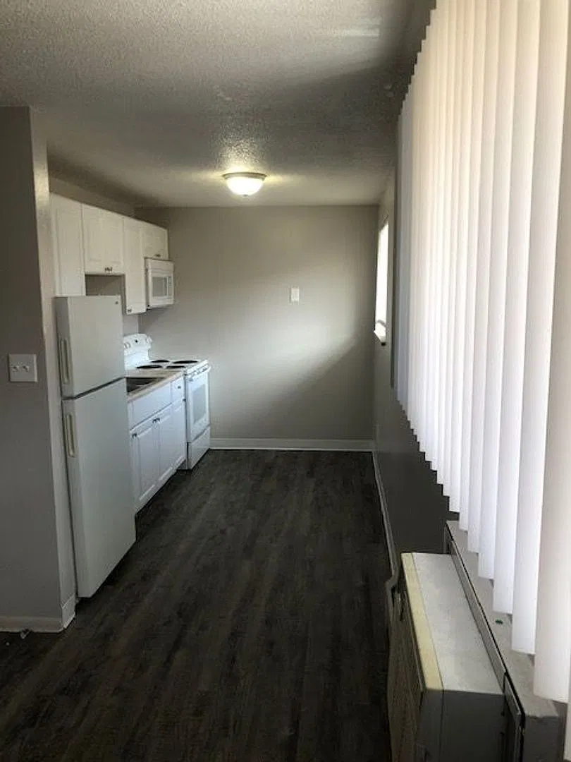 Updated 1 bed, 1 bath Apartment in Aurora! — Photo 4