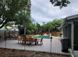 1388 Crescent Ct, Tarpon Springs, FL 34689