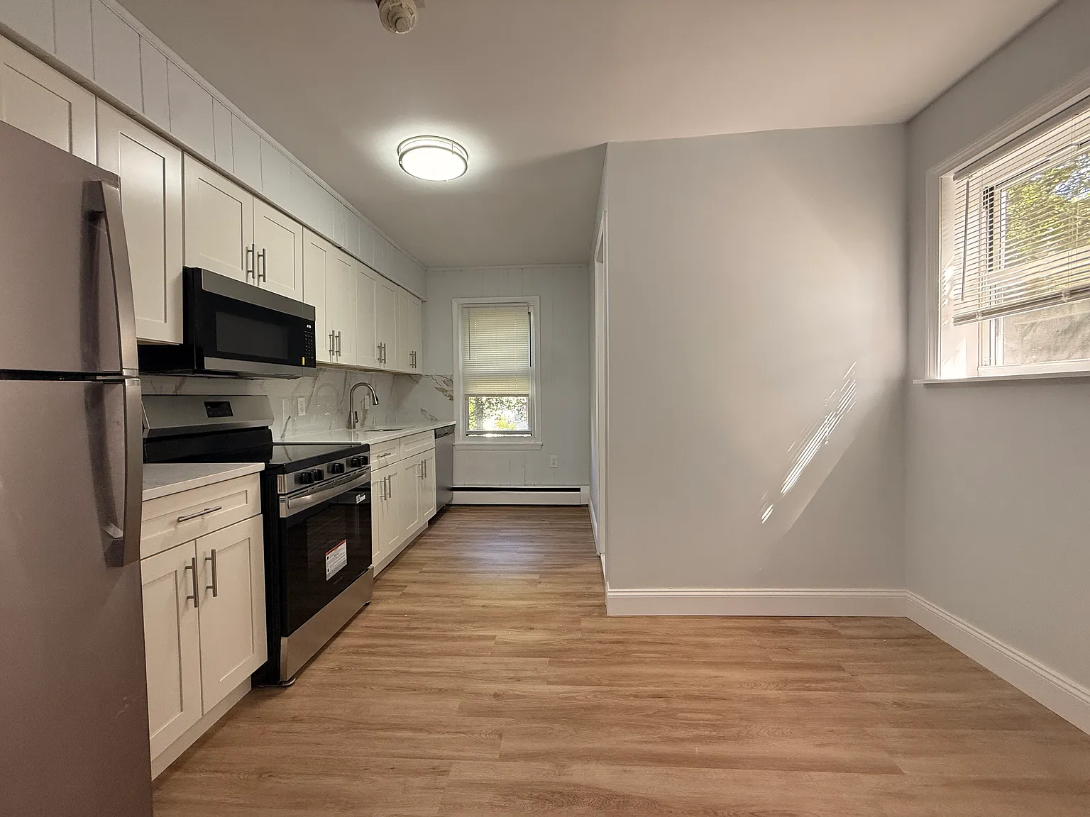 1 bed, 650 sqft, $1,585 — Photo 2