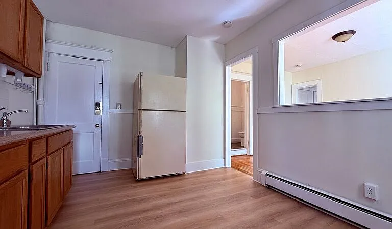 70 Maple St #1RR — Photo 4