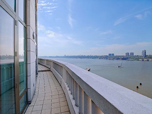 Sold by Sotheby's International Realty | media 6