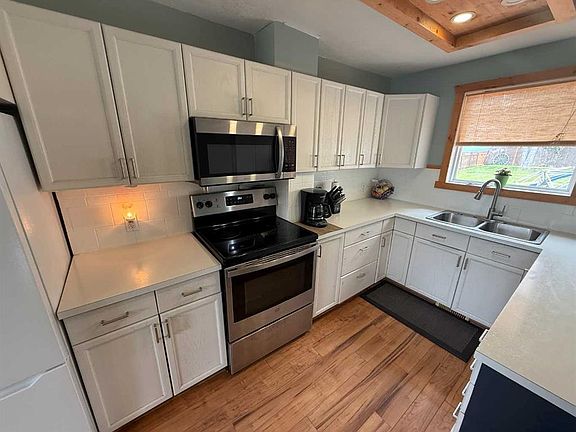 5th image of 167 N Sunwapta Dr