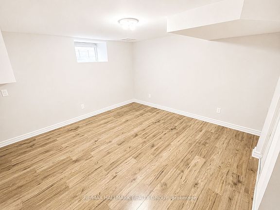 4th image of 172 Cobourg St #B