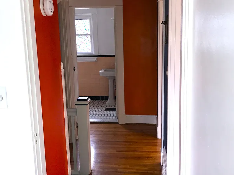 2366 Fairview Ave — Photo 3