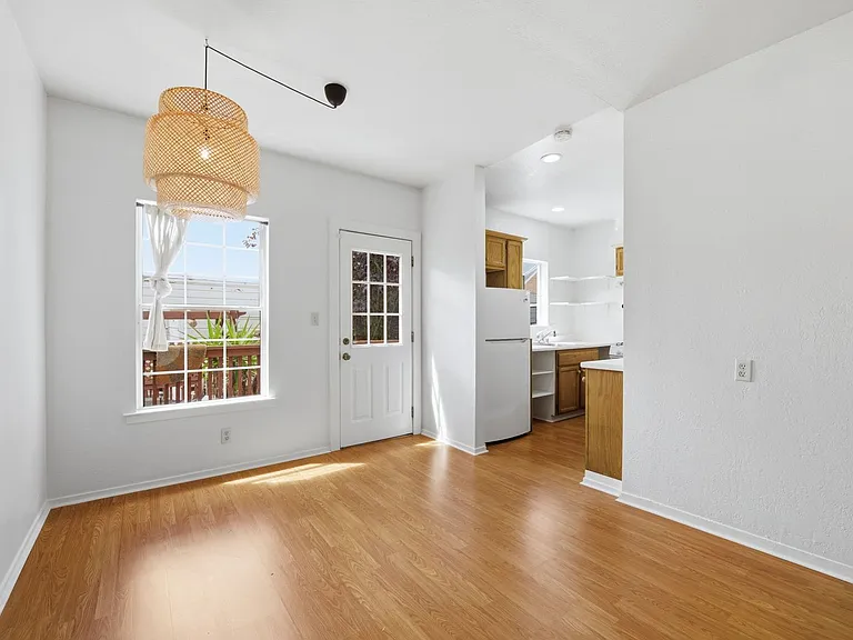 3553 Mission St #C — Photo 1