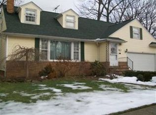 1691 Oakham Rd, Euclid, OH 44117