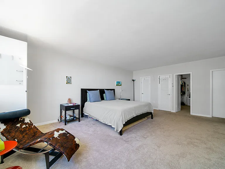 5825 Collins Ave #10G — Photo 6