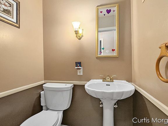 3rd image of 2246 Woodcliff Ave SE