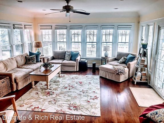 4th image of 4412 N Riverdale Dr