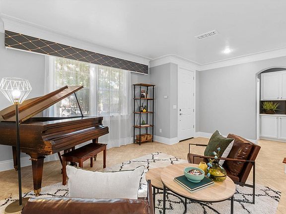 5th image of 621 Greentree Circle