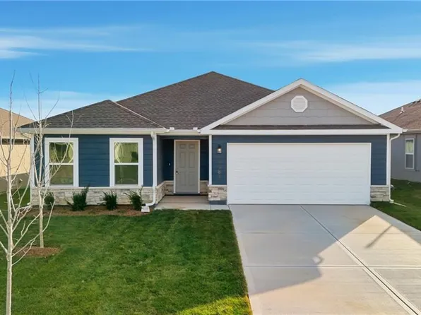 20255 W 195th St, Spring Hill, KS 66083