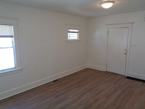 4th image of 1923 11th Ave