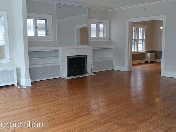 3rd image of 457 W Lovell St