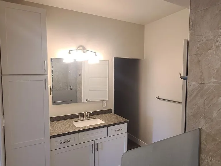 423 Brealyn Ct #B — Photo 12