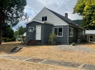 1244 Cedar St, Raymond, WA 98577
