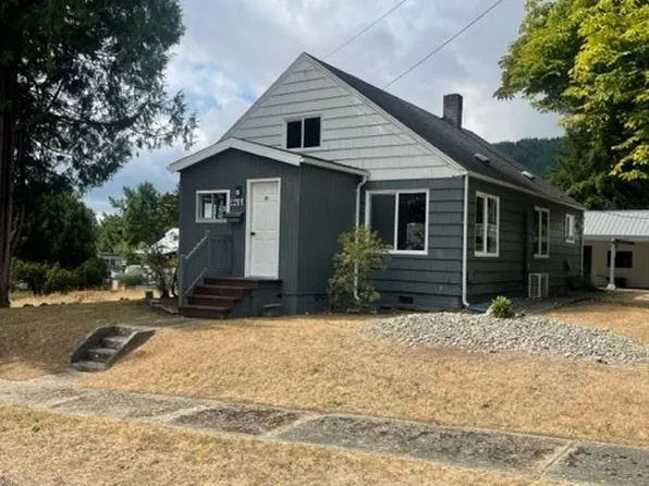 1244 Cedar Street, Raymond, WA 98577