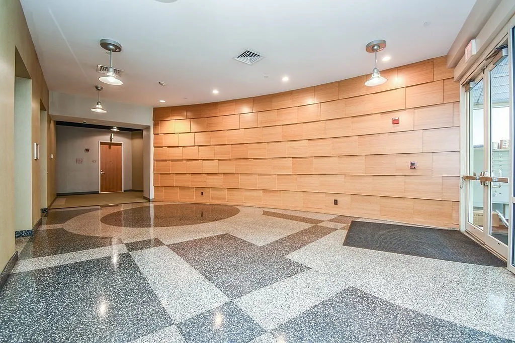 1 bed, 1.0 bath, 857 sqft, $2,900 — Photo 3
