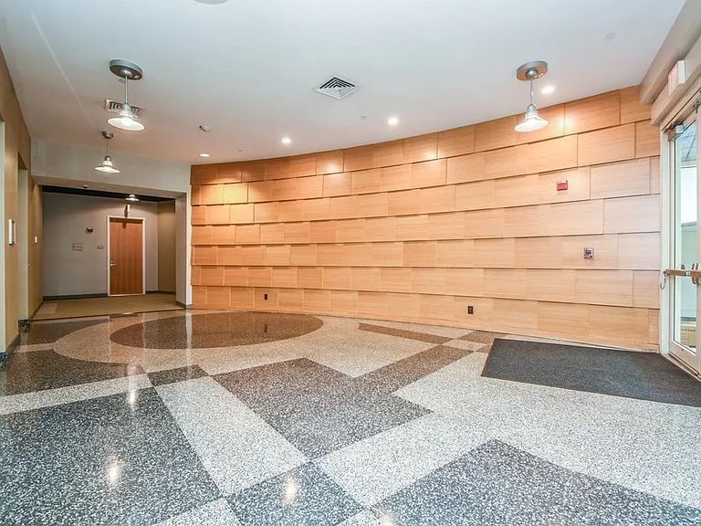 290 Pleasant St #317 — Photo 3