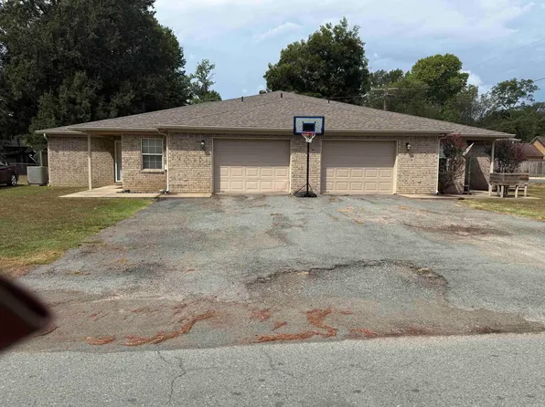 1302 S Leslie St, Stuttgart, AR 72160