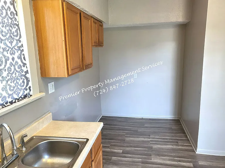 509 Blaine St — Photo 16