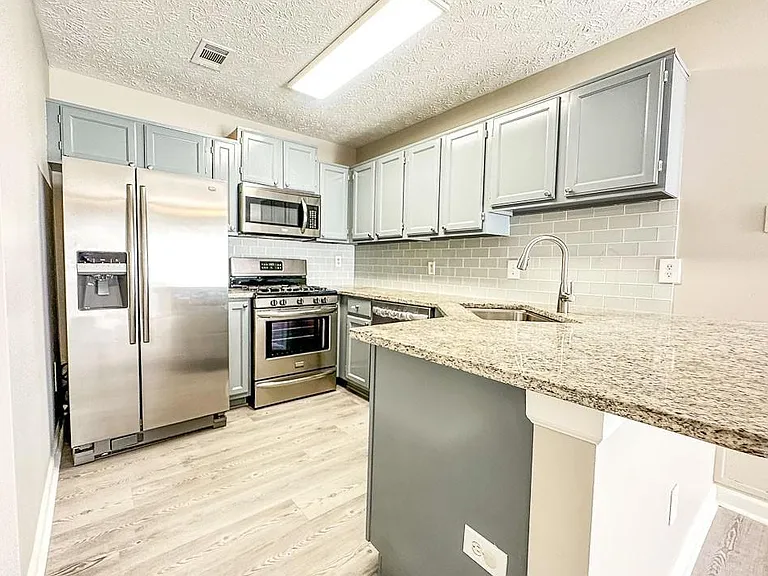 2747 Highland Rdg NW — Photo 12