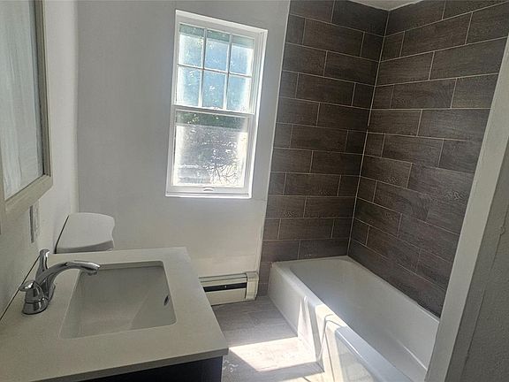 4th image of 106 Ball St #2