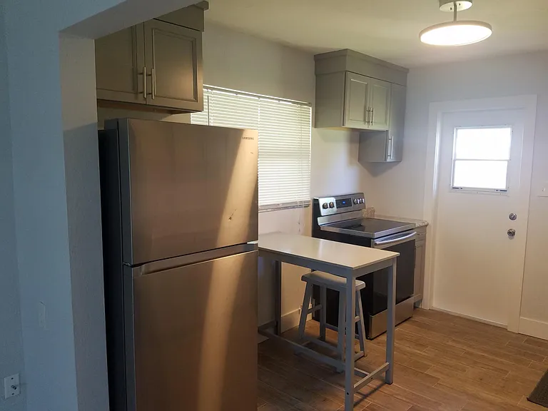 1201 Orange Ave — Photo 4