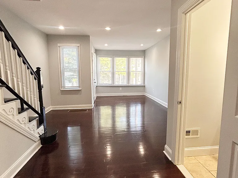 5223 Euclid St — Photo 6