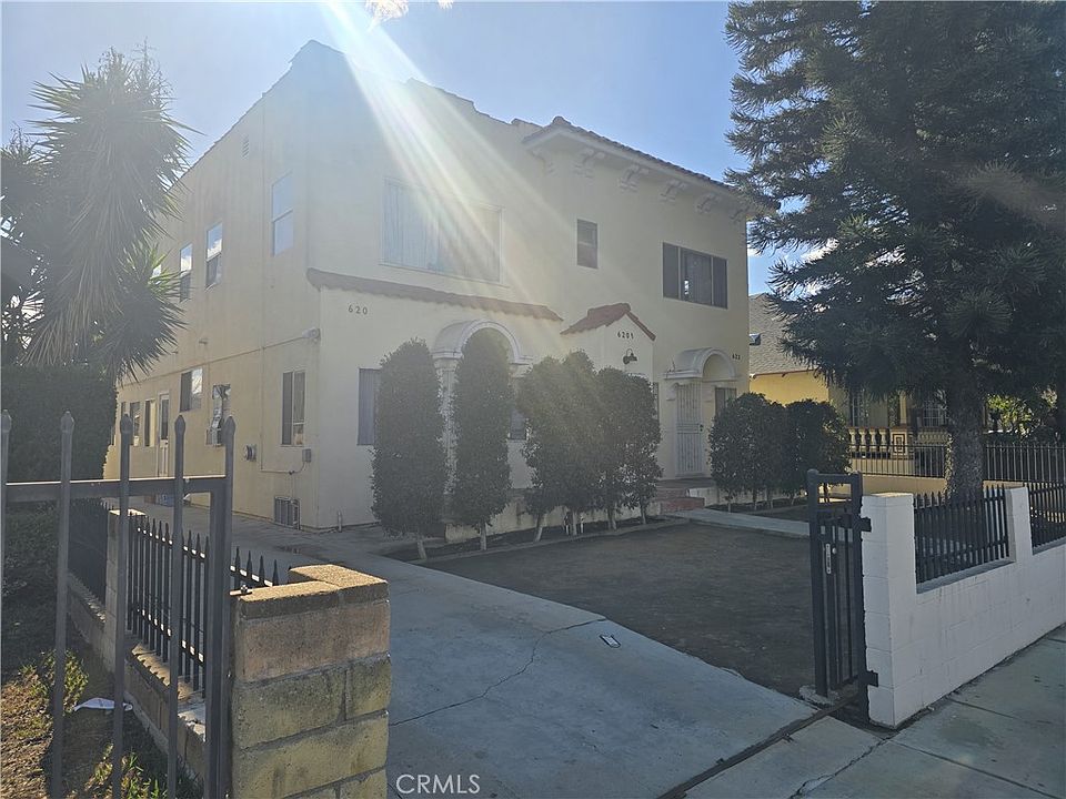 1st image of 620 W 41st Pl