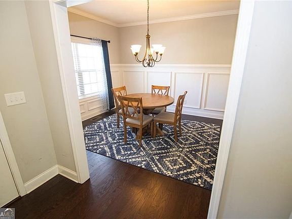 3rd image of 255 Fieldstone Ln