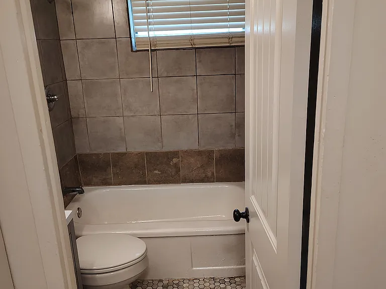 317 Byrne St — Photo 11
