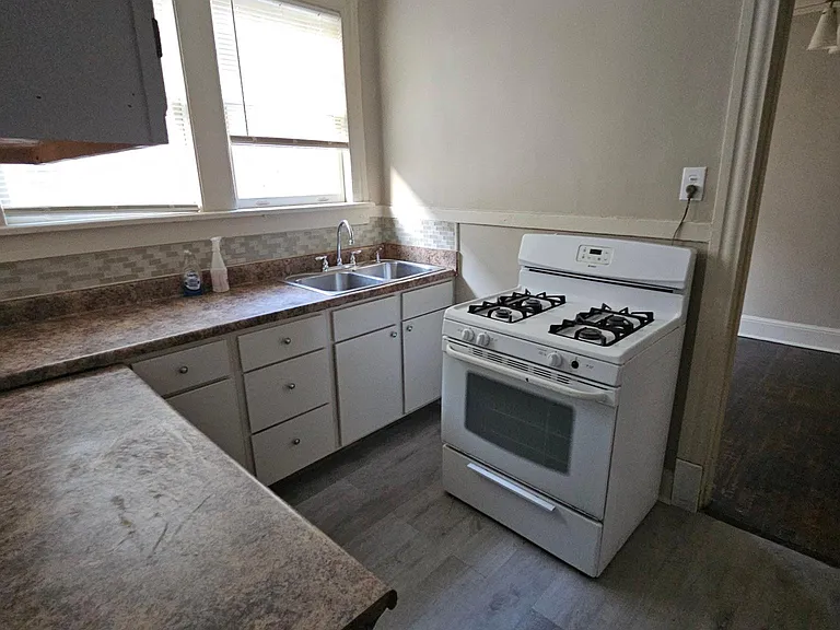 1943 Lamar Ave #3 — Photo 4